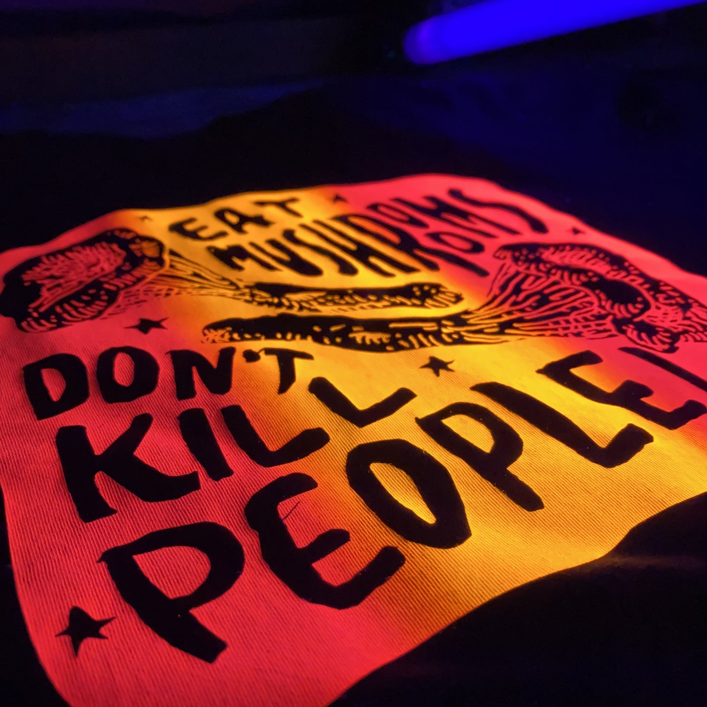 NEW Eat Mushrooms Don't Kill People Mushroom Black Crew Neck T-Shirt