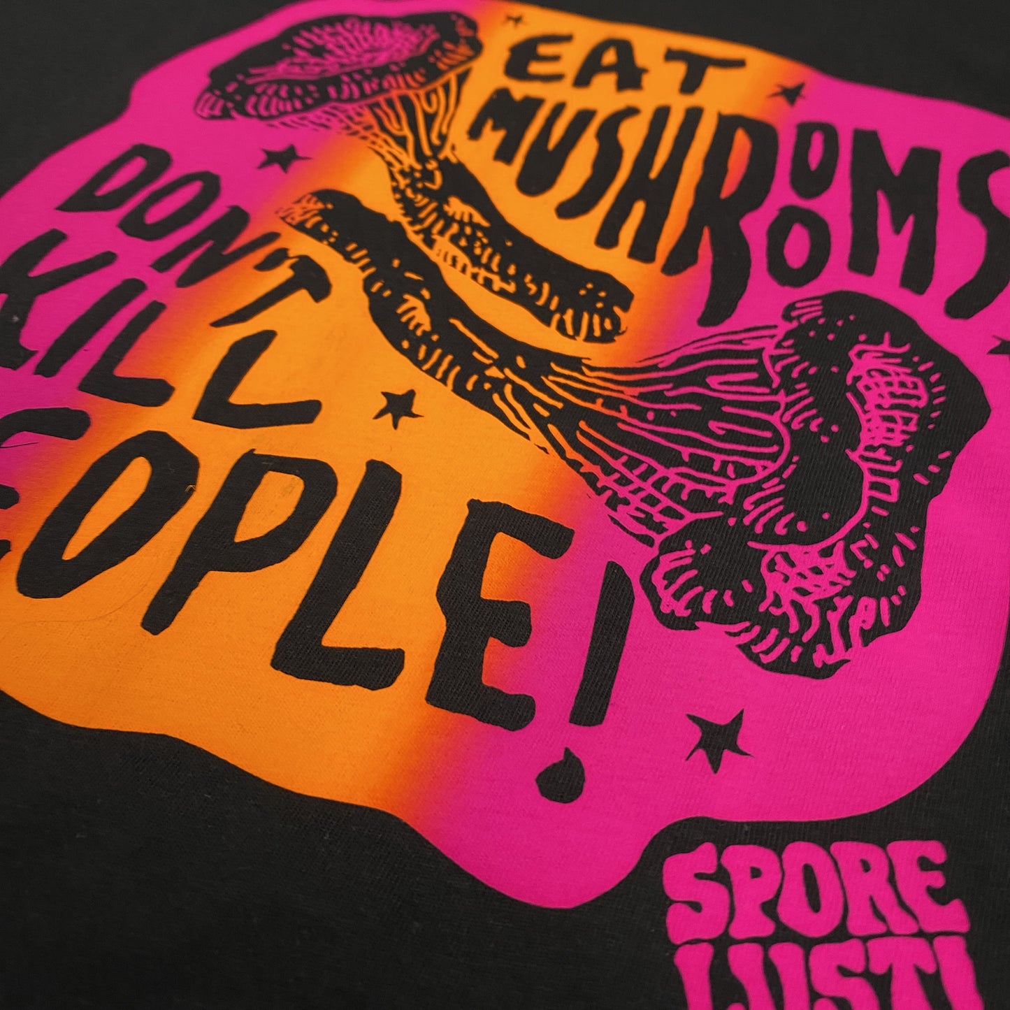 NEW Eat Mushrooms Don't Kill People Mushroom Black Crew Neck T-Shirt